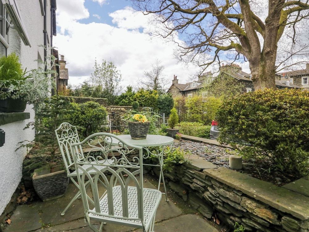 Acorn Cottage