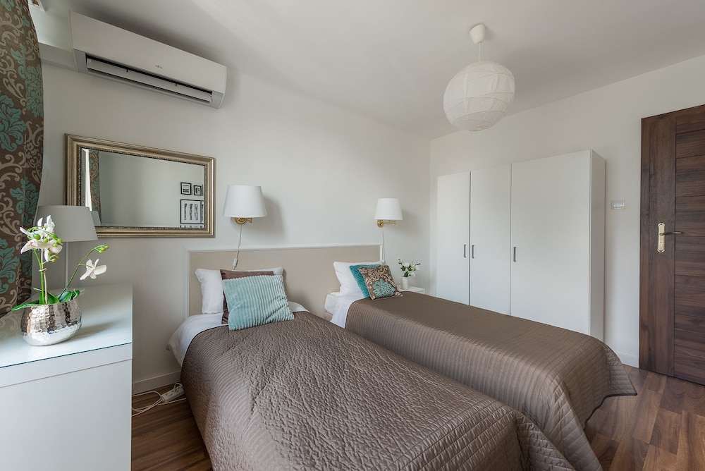 UNIT Warszawa Centrum Room by Metro Rondo ONZ