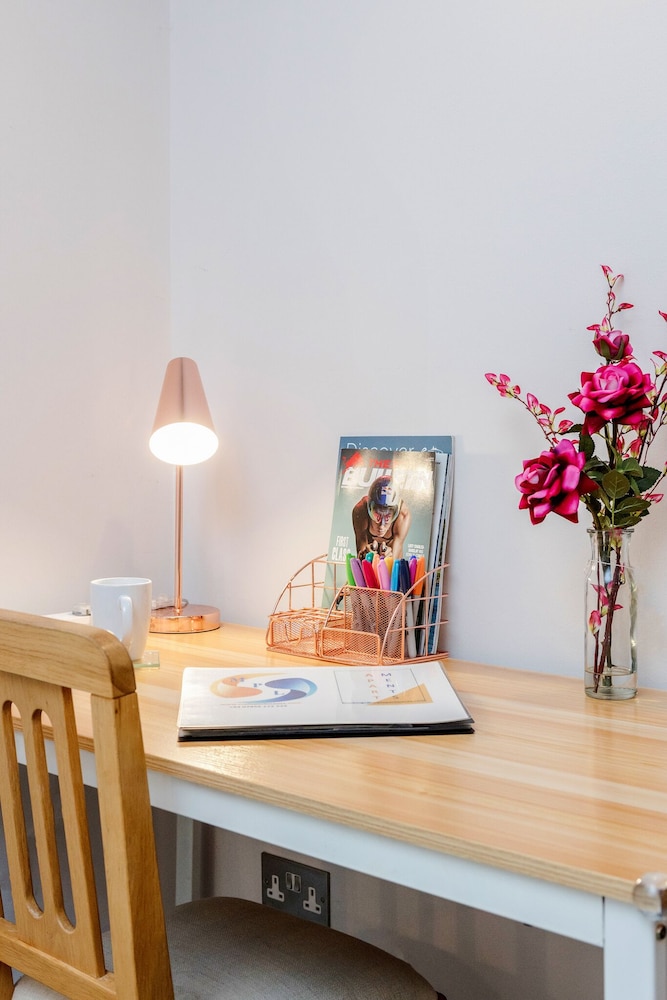 MPL Apartments The Junction Corporate Lets 2 Bed/free Parking view 5