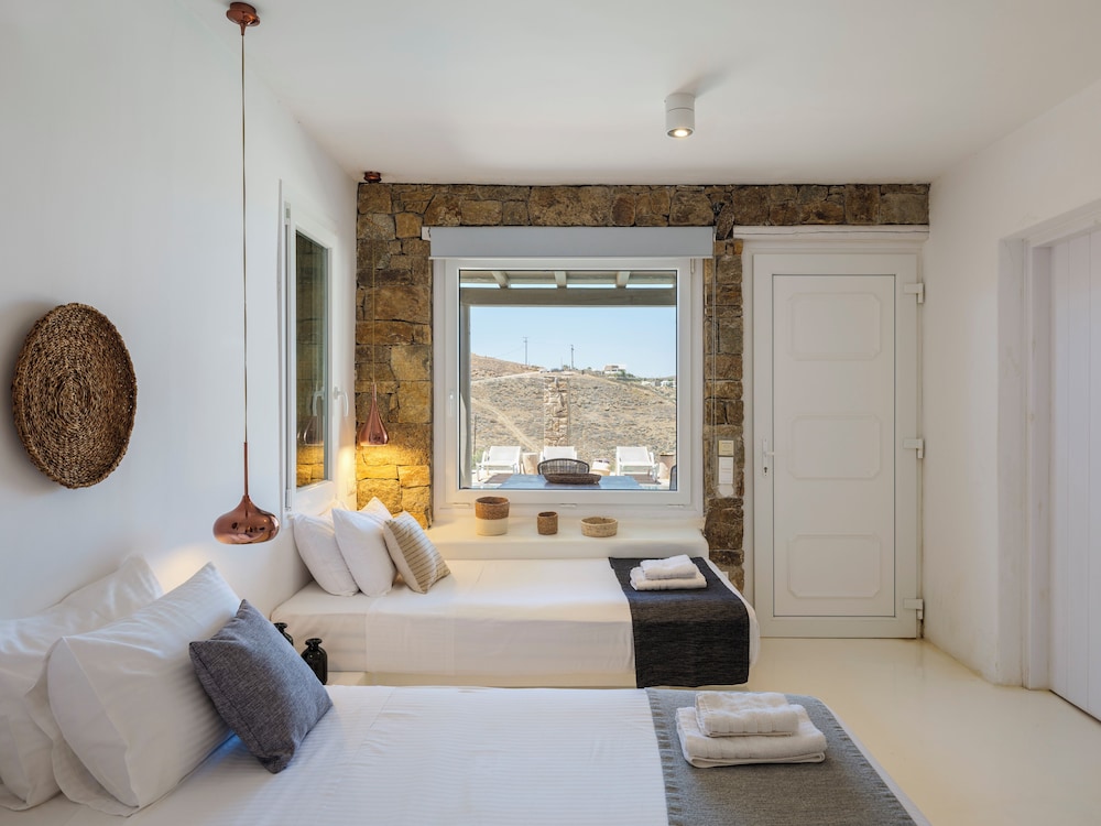 Mykonist Merchia Beach Villas & Suites