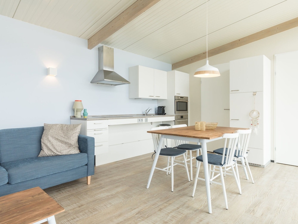 Comfortable Lodge With Dishwasher, Near the Beach view 3