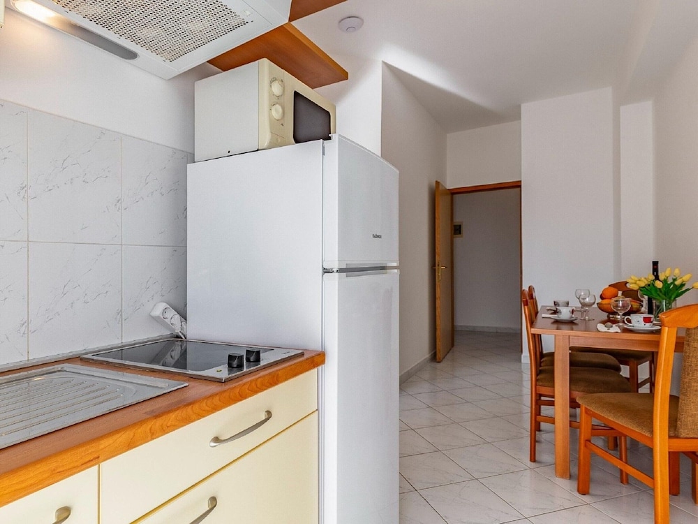 Classy Apartment in Banjole near Beach & Pula City view 4