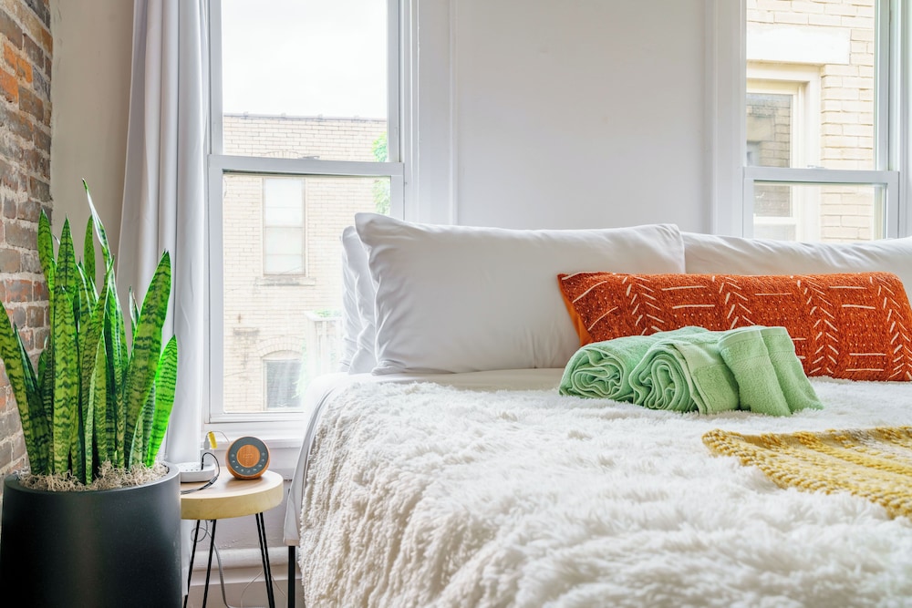 Jungle House Boutique Suites – Short North & Convention Center