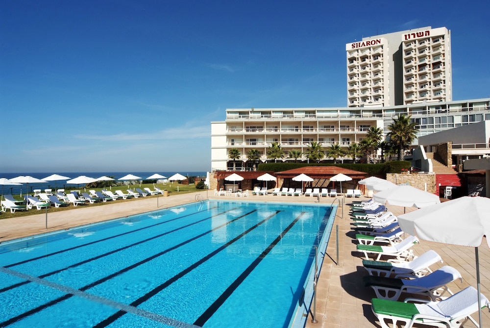 Pool & Wellness