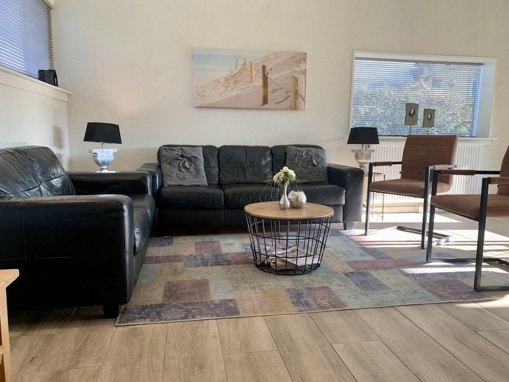 Bungalow in Sint Maartenszee With Veranda