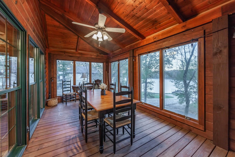 Private Boat Ramp & Dock: Kentucky Lake Cabin!