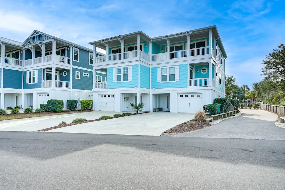 Gorgeous Kure Beach Townhome - Walk to Ocean! view 5