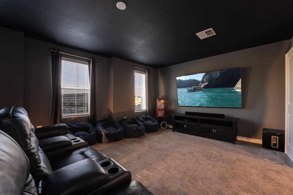 Awesome 8BR Villa Pool Theater Arcade