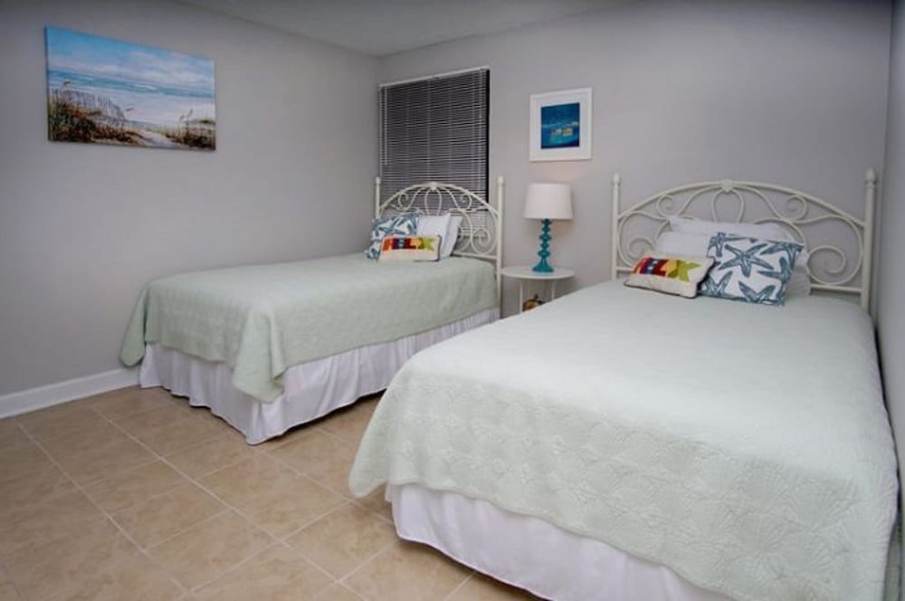 Holiday Towers by Elliott Beach Rentals