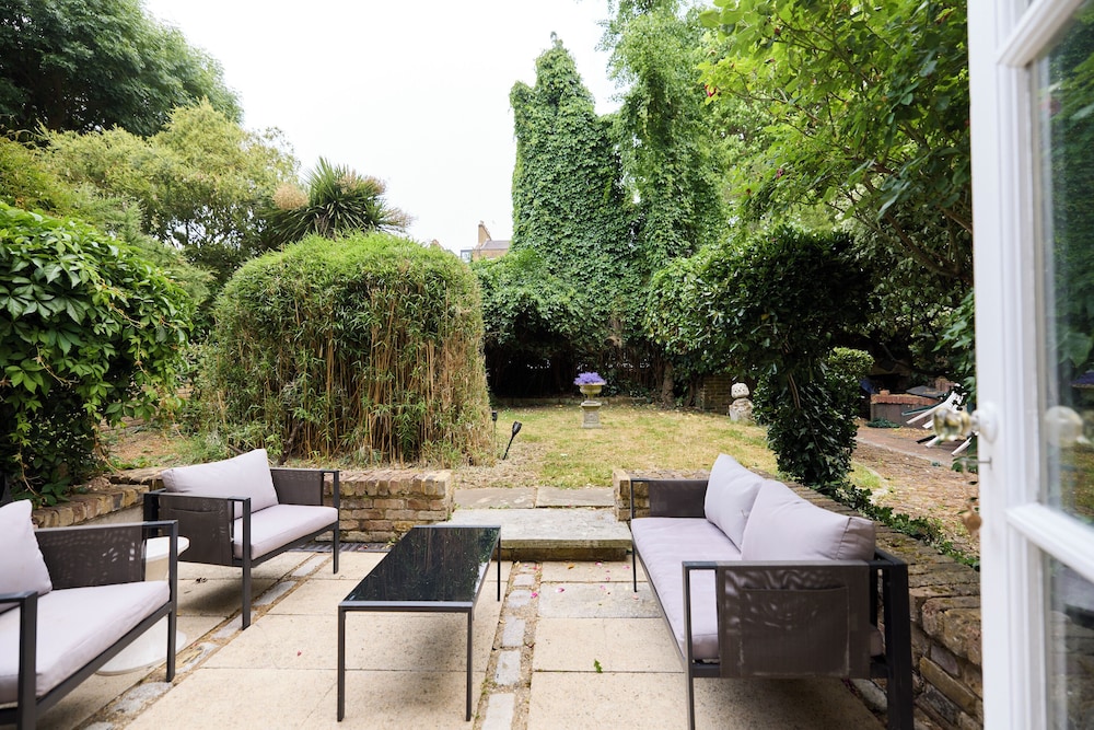 The Carlton Nook - 2BR Apartment