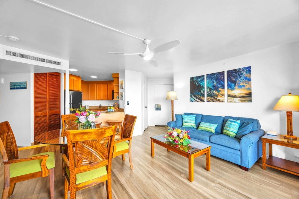 NEW KBM Resorts Free CAR Kaanapali Shores 6th Floor Ocean View Suite Steps to Pool and Beach Ks-616
