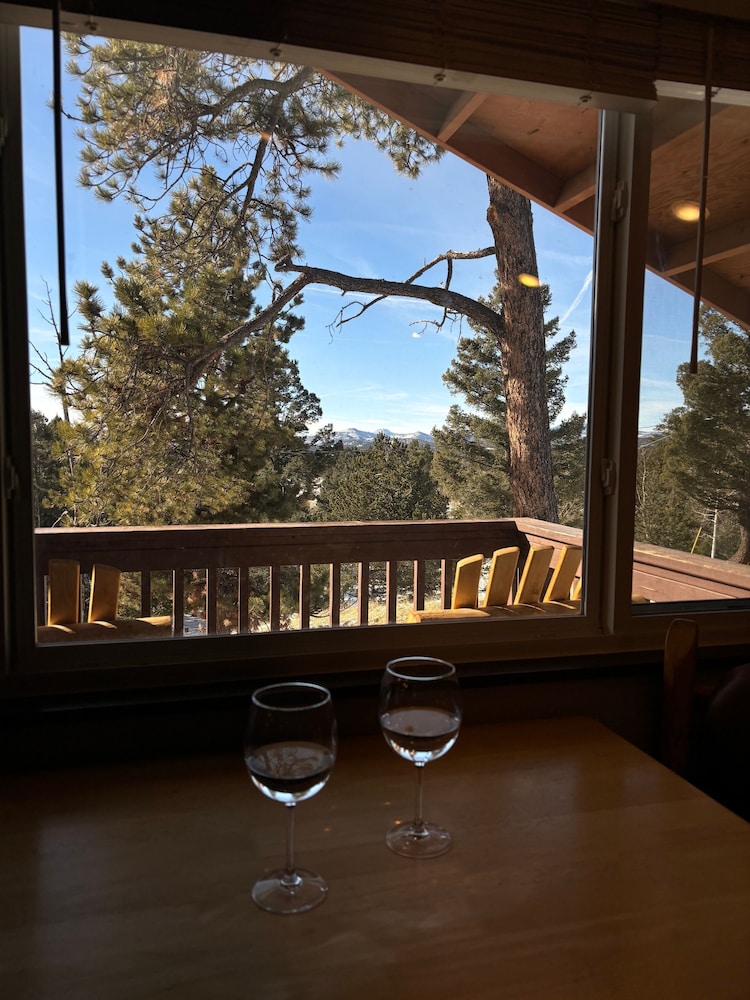 Perch Point- Hikers Dream Cabin Base