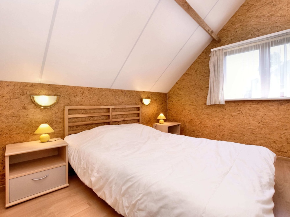 Retreat With Sauna & Games view 5