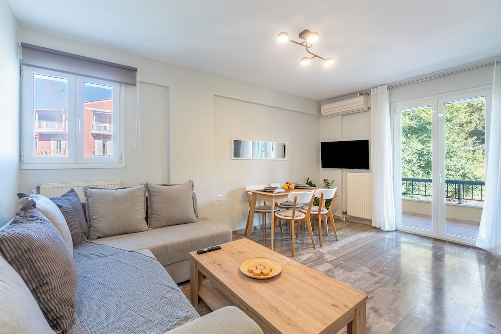 Seaview Portside apartment