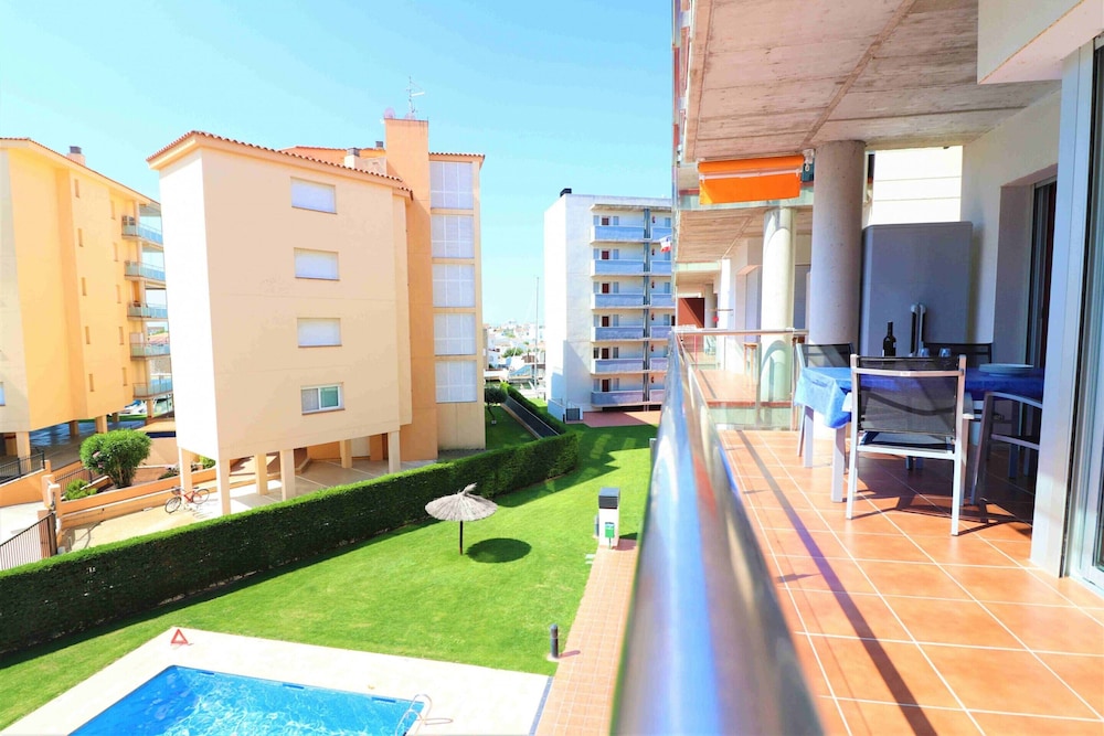 Pretty Apartment With Balcony