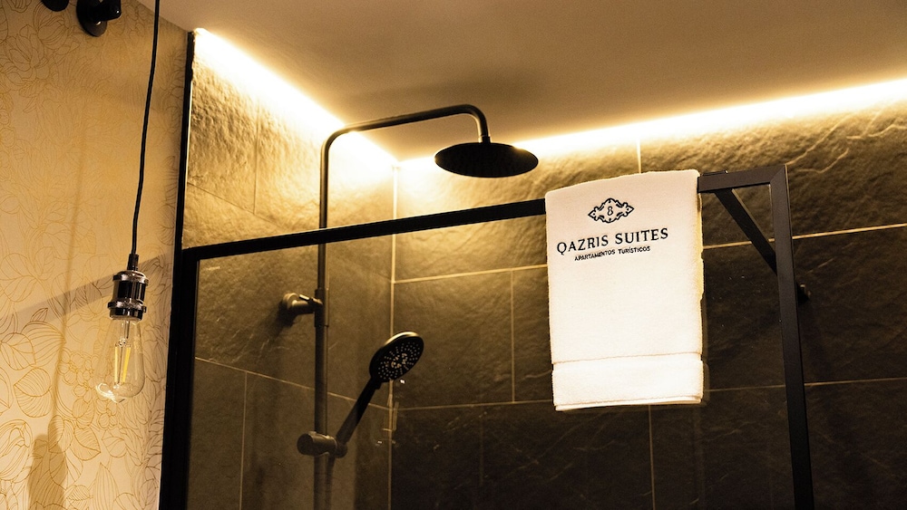 Qazris Suites