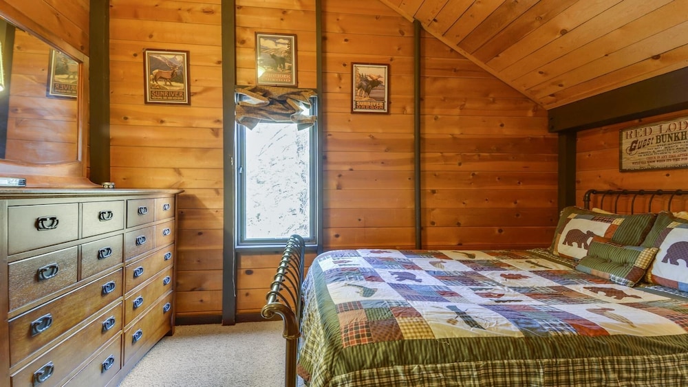 Cluster Cabin 26 view 2
