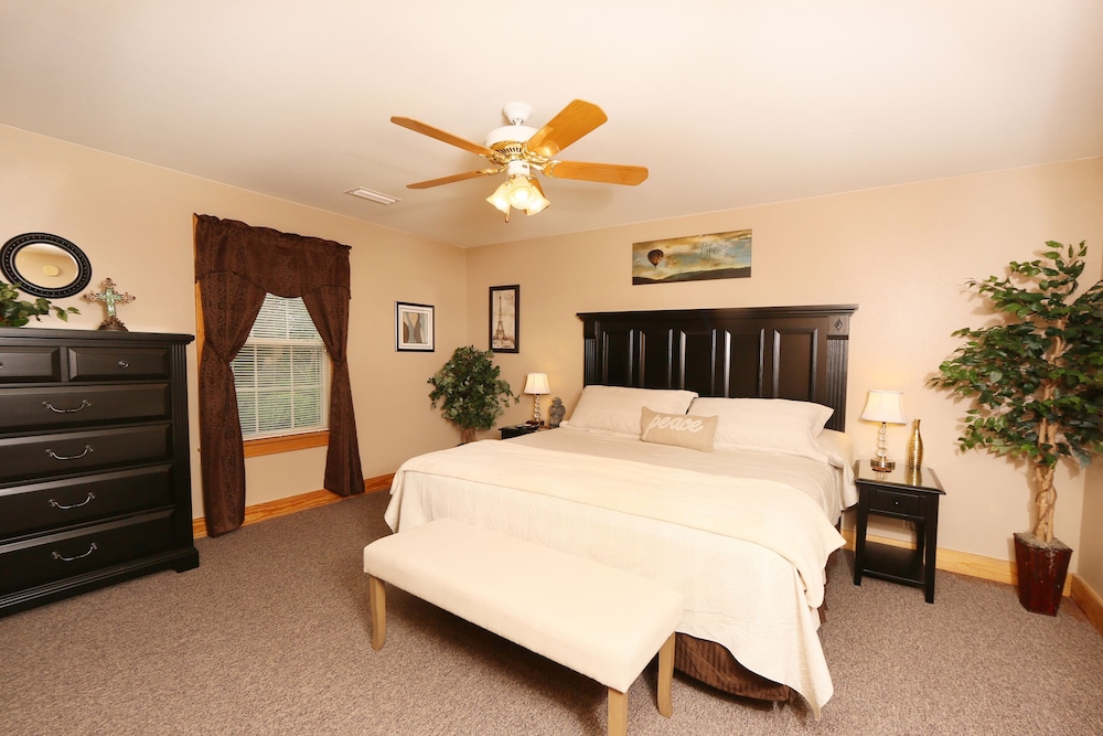 Pinnacle View 7B - Three Bedroom Chalet view 2