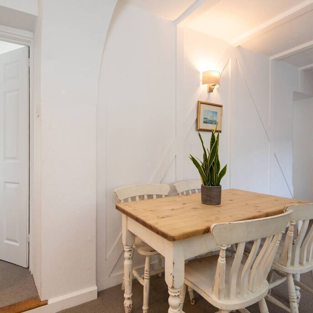 The Ship Cottage Stay in the Heart of Itchenor view 3