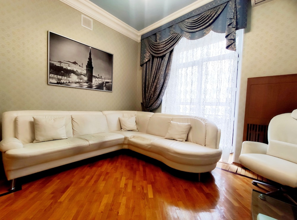 TVST Apartments TV6