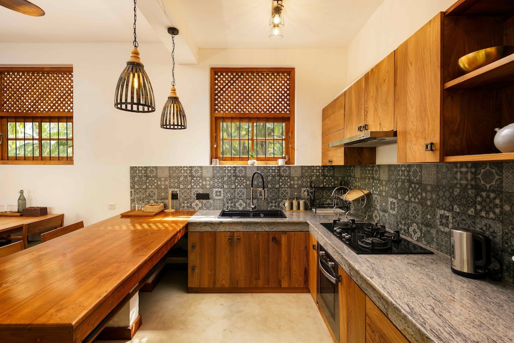 Kandakuliya Sunrise Beach Villas