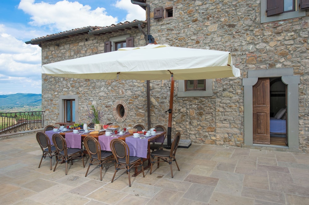 Villa Chianti With Panoramic Pool On The Vineyard