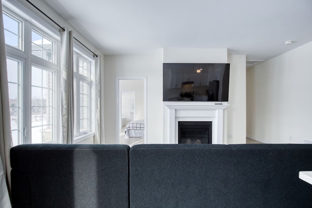 Spacious Brand New 4-bed Retreat in Quinte West