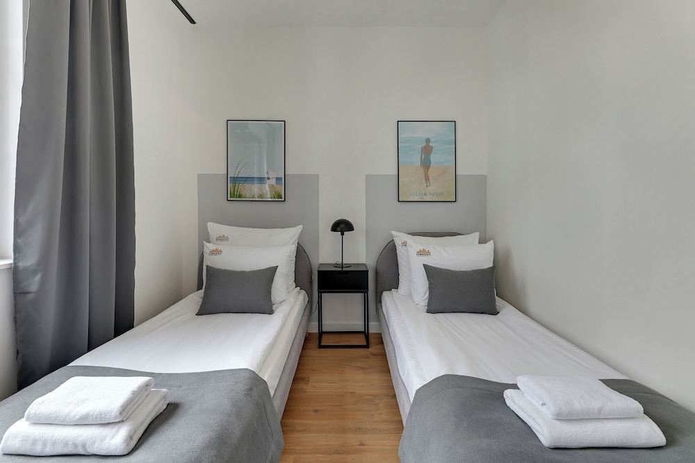 Doki Living - Foodhall & Parking by Downtown Apartments