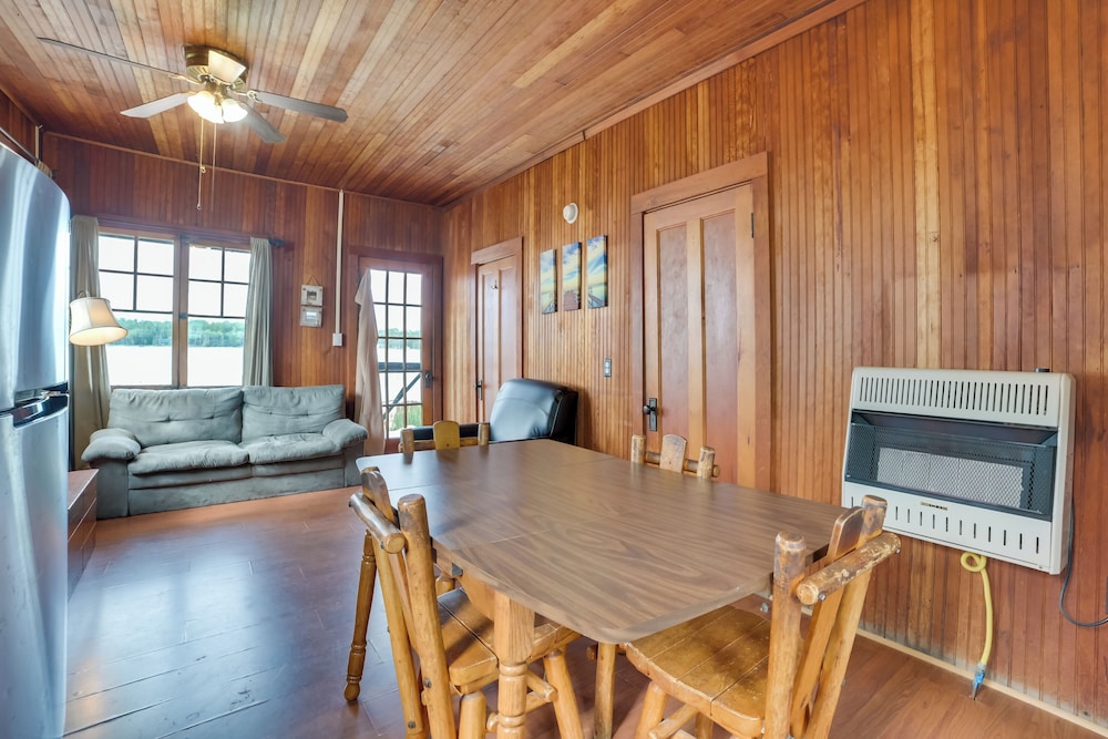 Sandy Beach & Sunset Views: Cedarville Cabin!