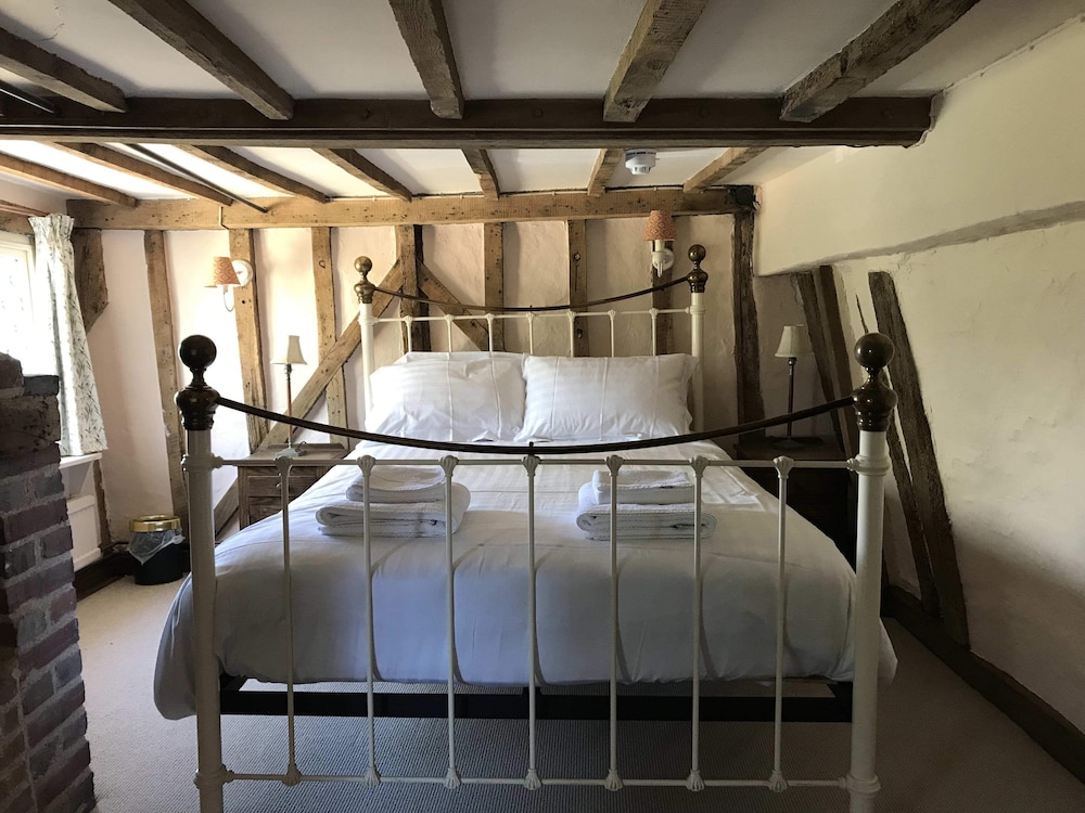 Hotel Strand House - Image 1