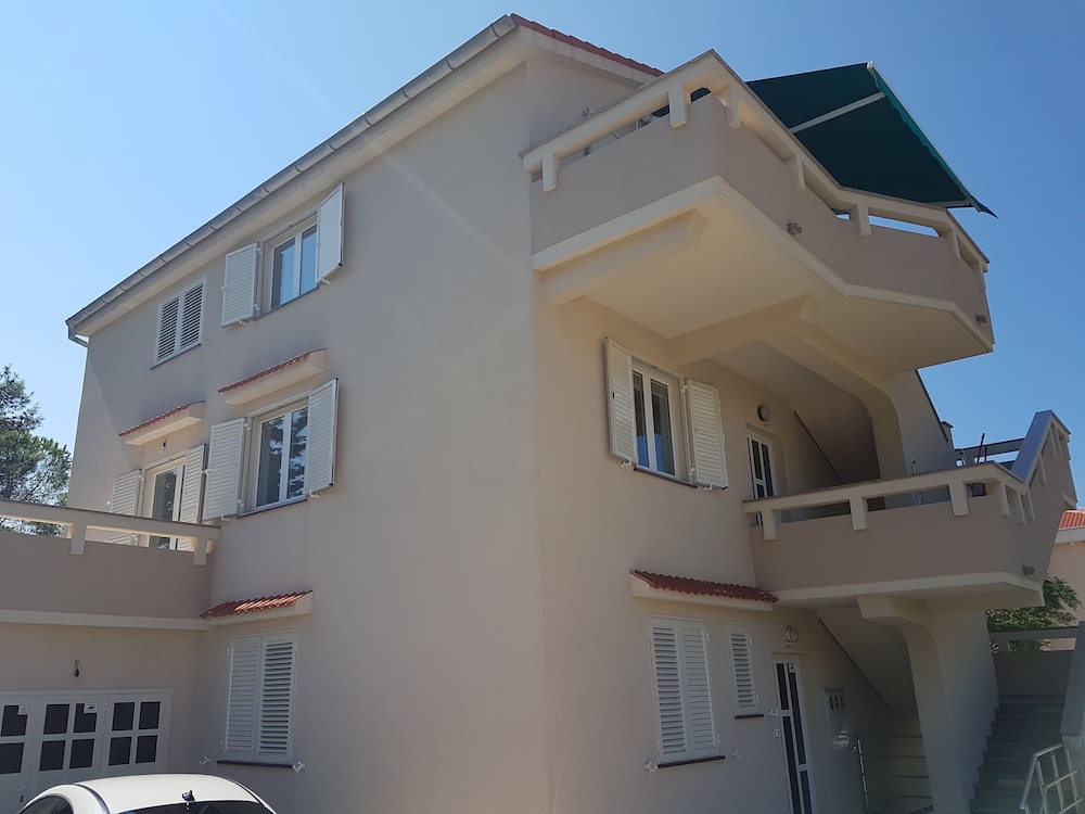 Apartments Vrtlici