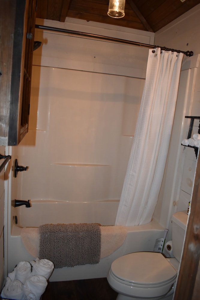 Bear Creek Lodge Cabin Resort