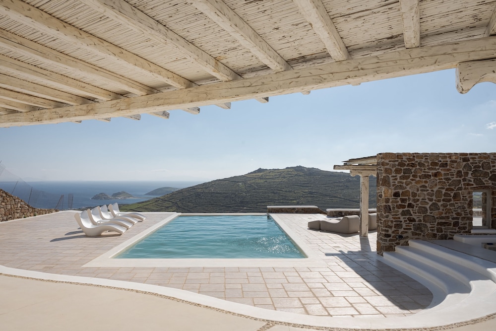 Mykonian Icon Villa