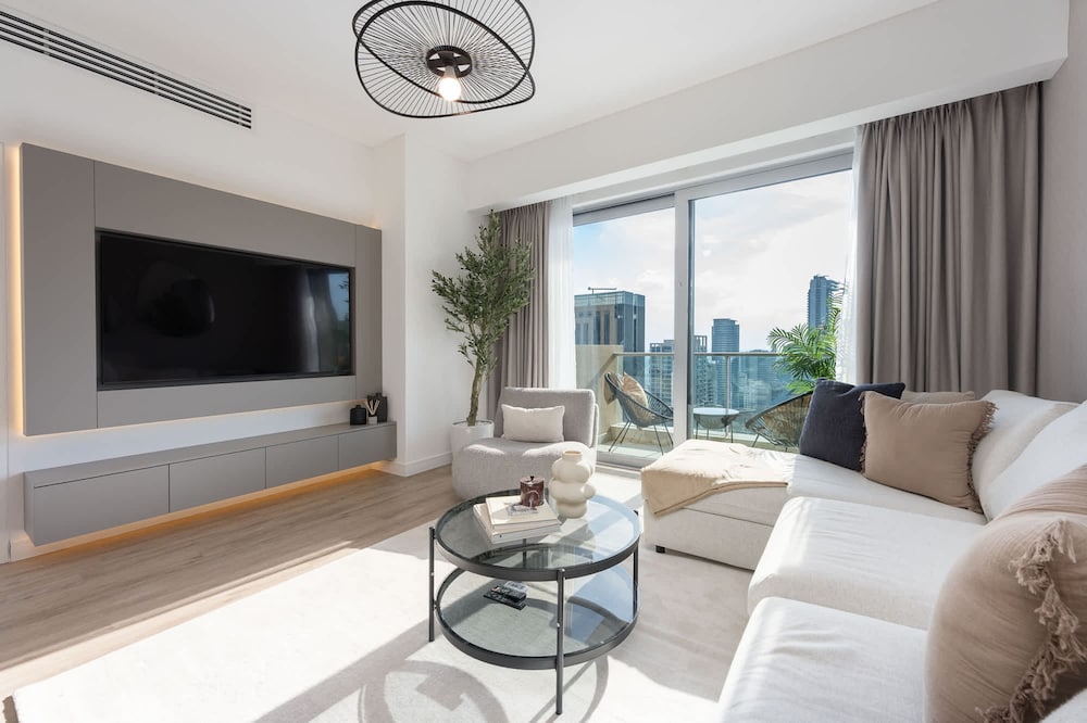 Grand Stay in This 1 Bedroom Flat That Sleeps 4