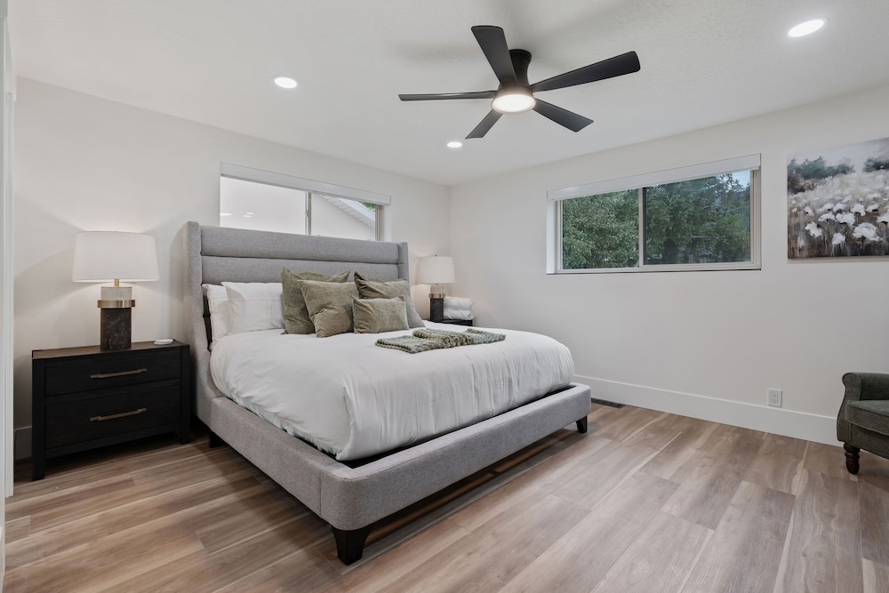 All-new Luxe Stay Views, Sauna & Hot Tub 7 Bedroom Villa