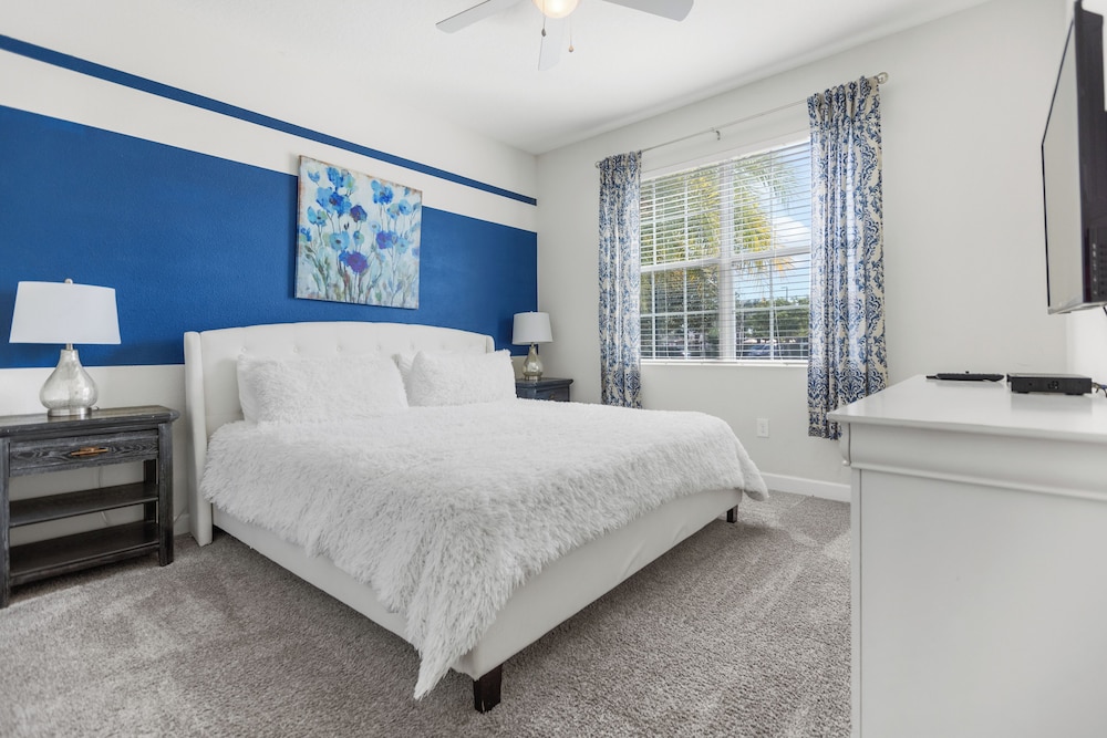 Kissimmee Retreat  6BR House Sleeps 14