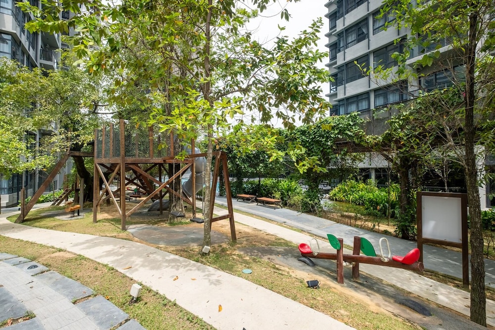 Astoria Ampang Condotel by Emily in Town