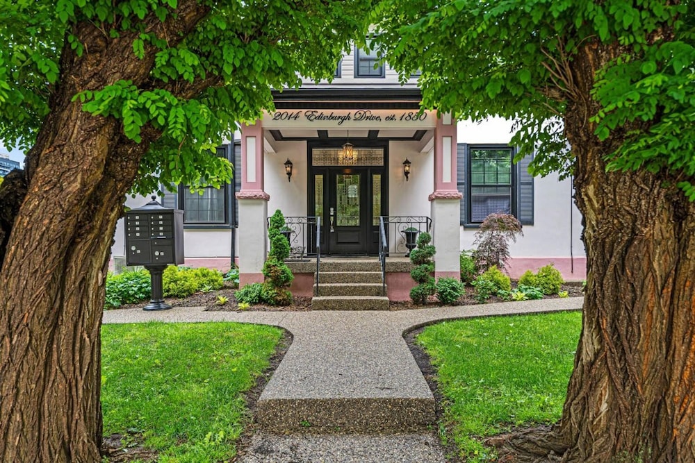 Private Apt Neardowntown Ideal for Long Stays U4