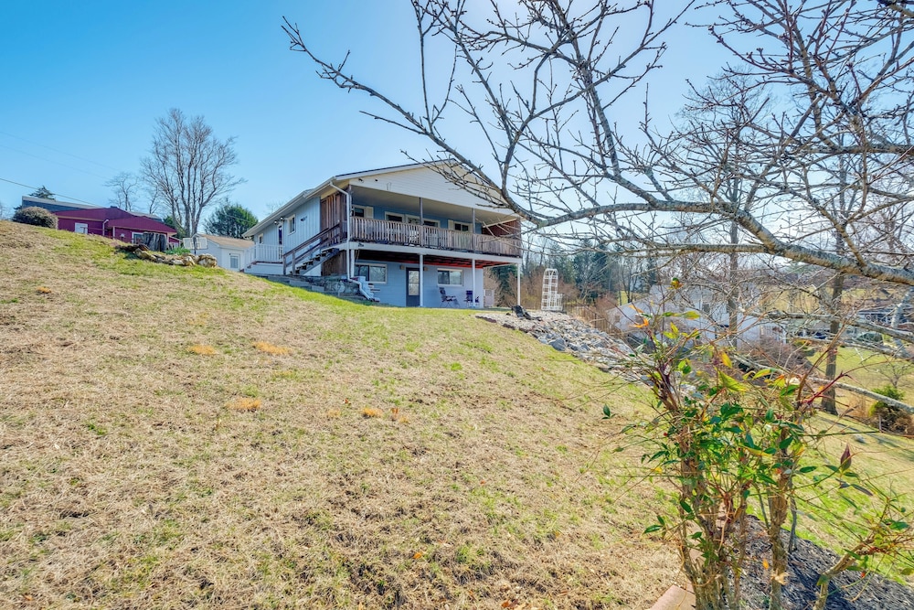 Lake Views & Private Dock: Radford Retreat!