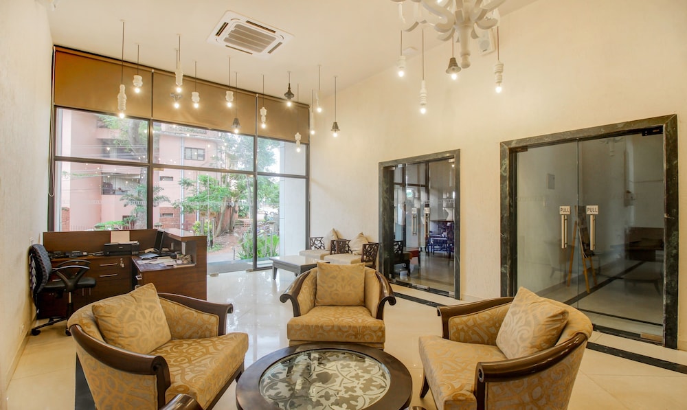 Lobby & Reception