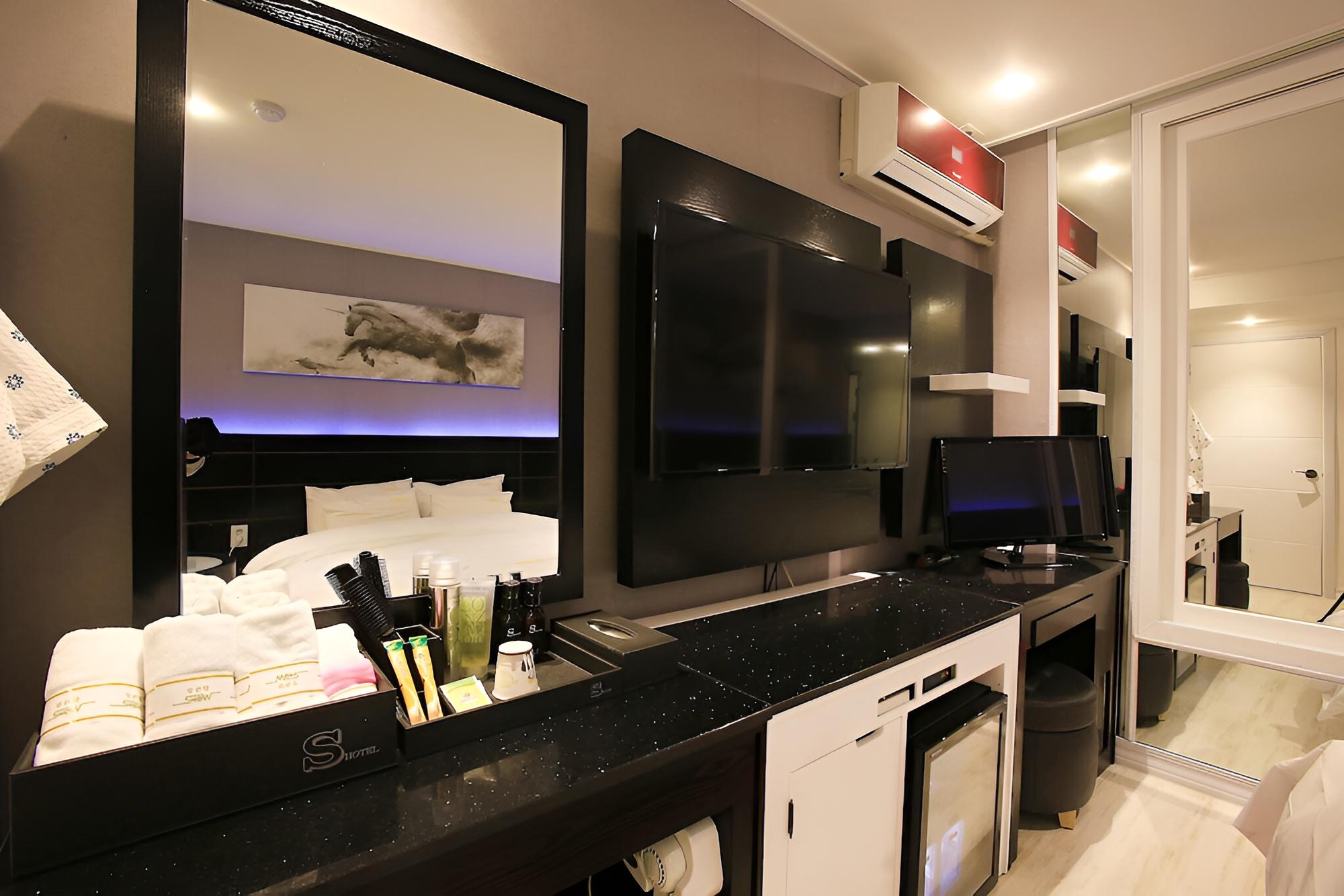 Photo 8