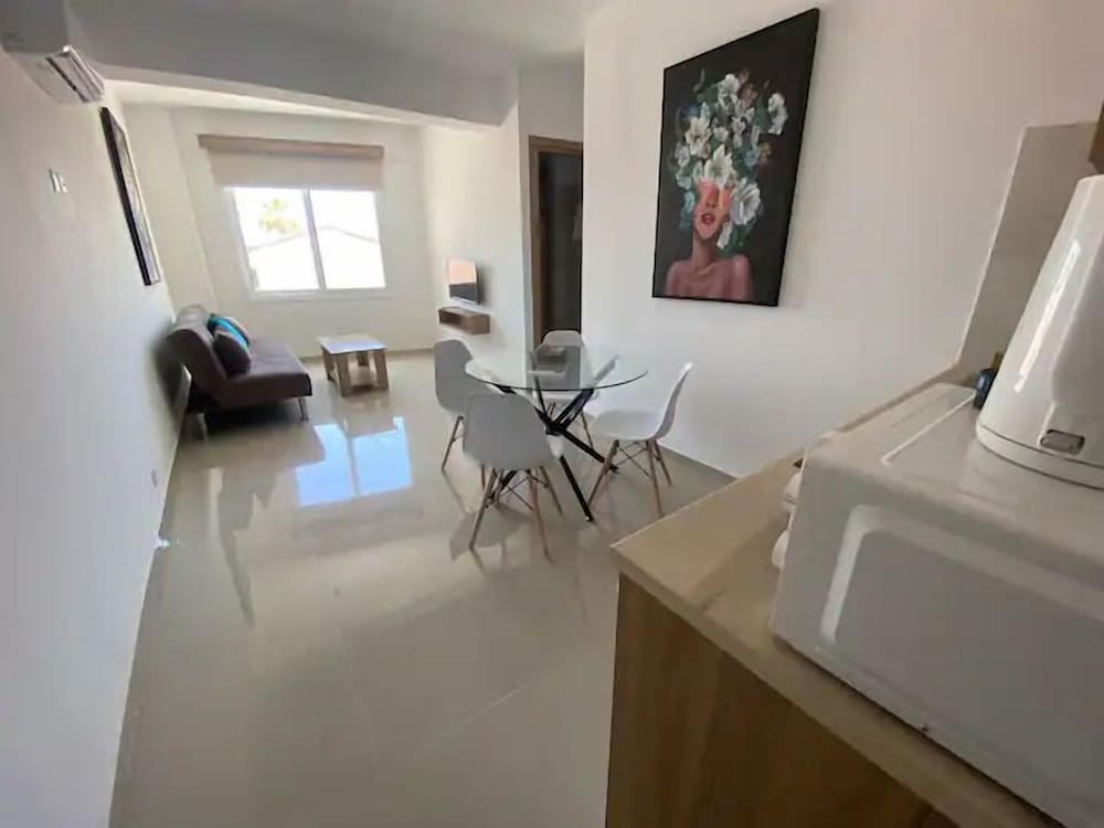 LARNACA BAY SUITES