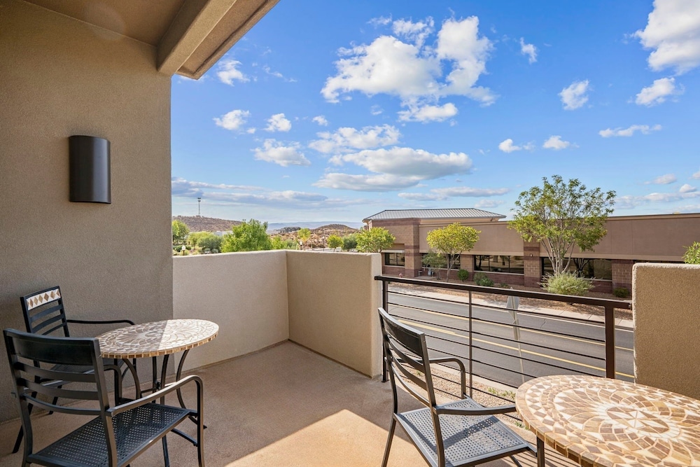 Relax In Style 4 Bedroom Townhouse