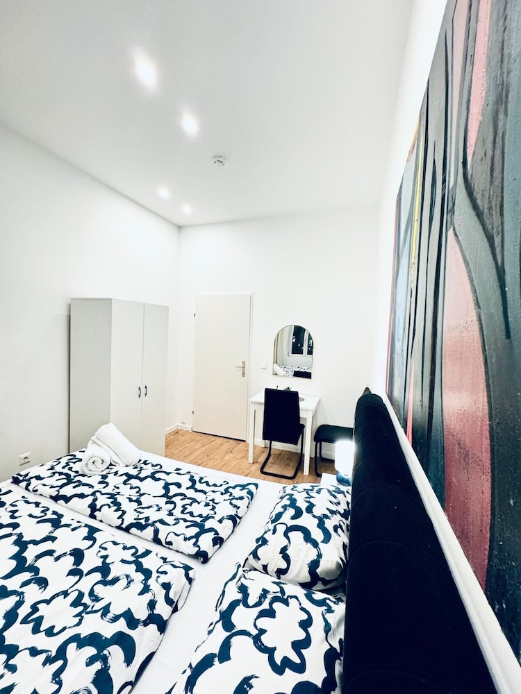 Elegant Five Bedroom Residence Alterlaa