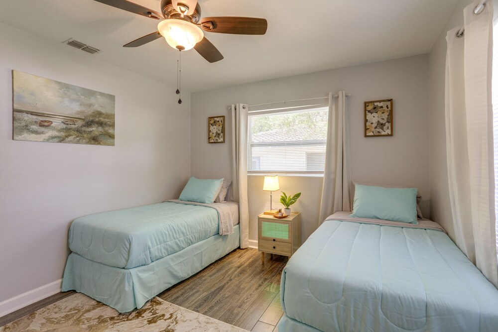 Pet-friendly Largo Escape w/ Fire Pit! view 4