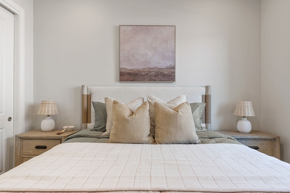 The Crash Pad 5 Bedroom Townhouse