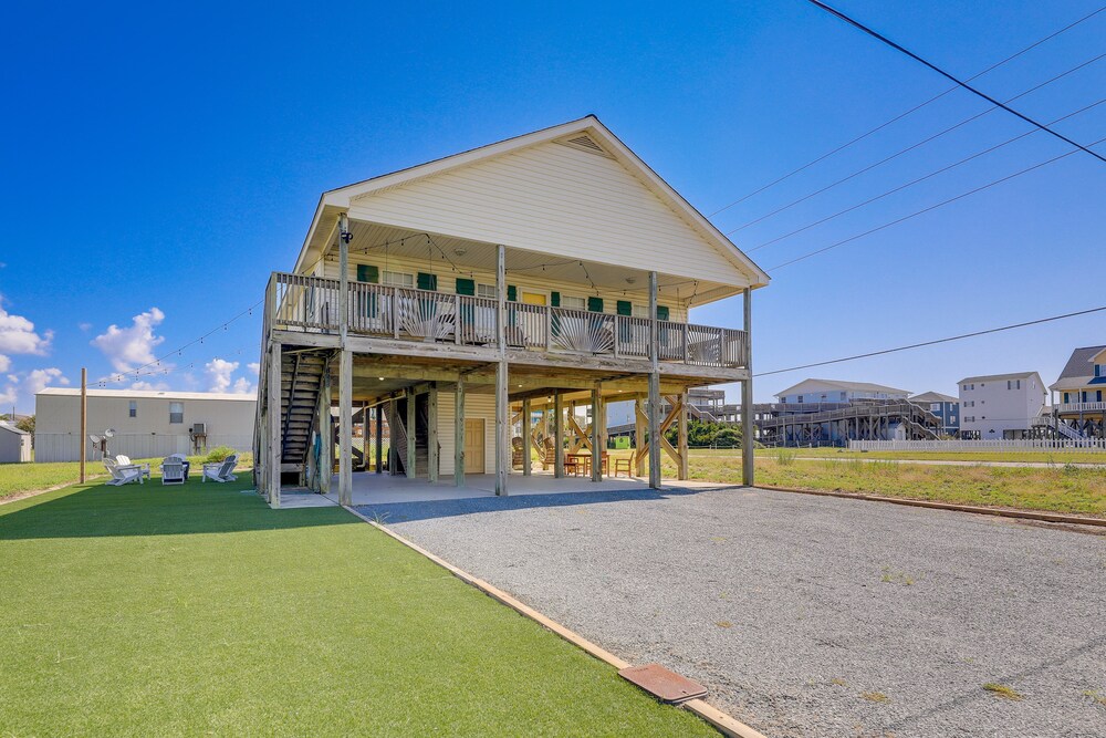 North Topsail Beach Home - Walk to the Ocean! view 2