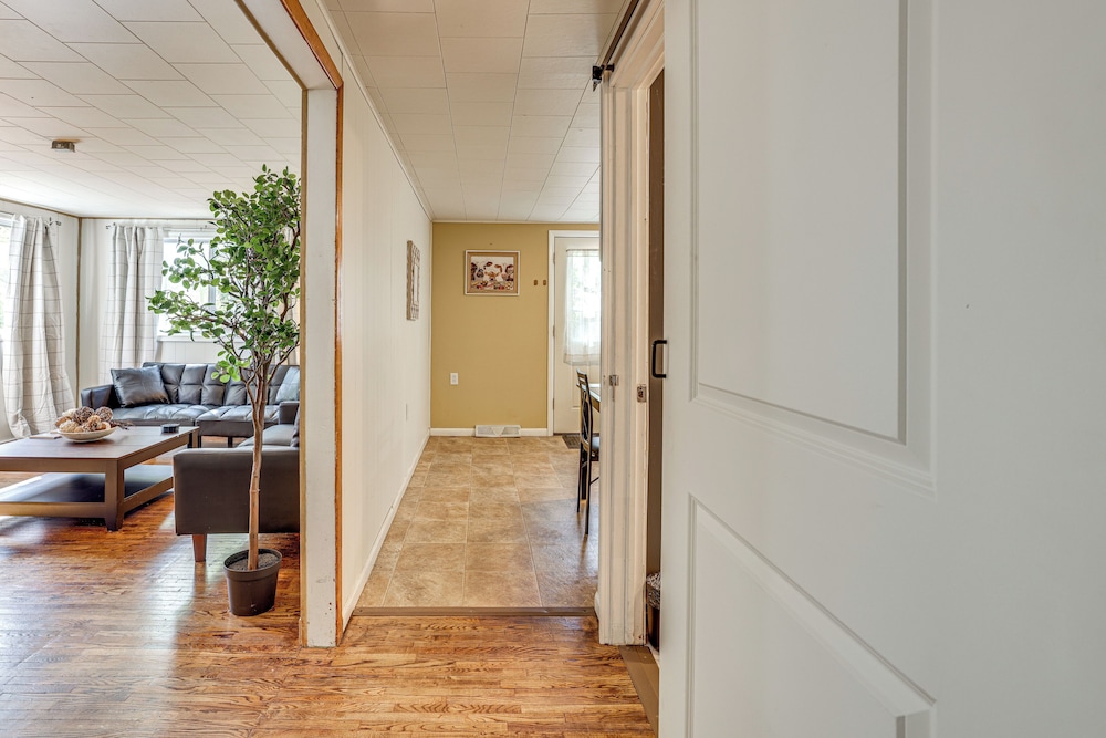 Tranquil Home in Dtwn Baldwin: Fish, Hike & Golf!