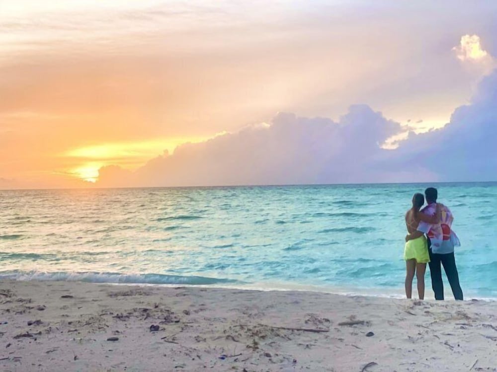 Azaya Beach Maldives Thulusdhoo