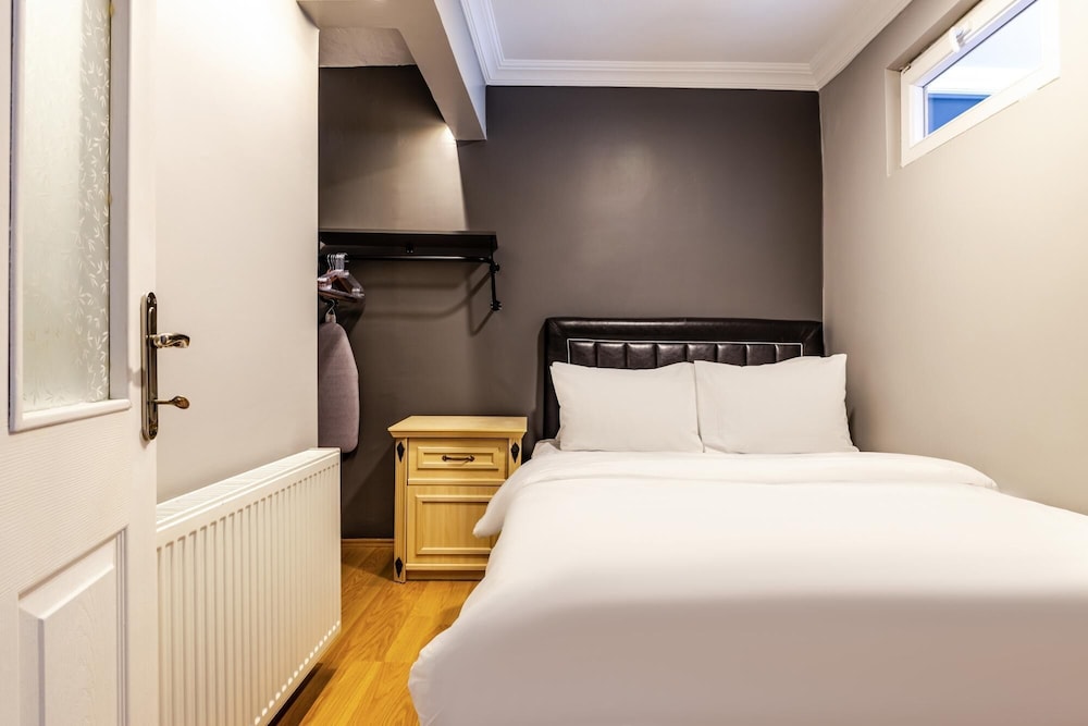 Central and Convenient Flat in Kad k y